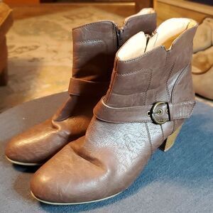Brown Wrap Strap Ankle Booties US 9M Medium Zip Up Rina Boots Excellent